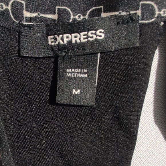 Express Black & White Geometric Print Halter Top - Size M - Chic Blouse - Picture 5 of 5